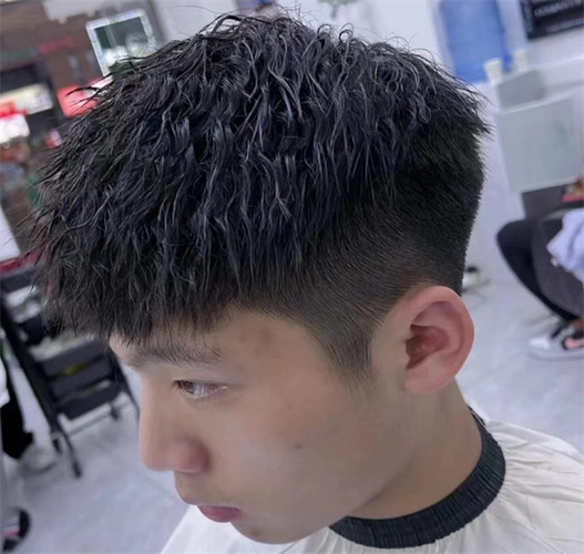 秋冬流行男生烫发 帅气渣男锡纸烫_男生烫发 - 美发站