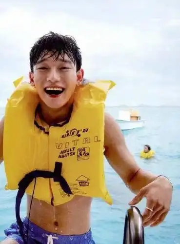 金钟大看金珉锡的眼神,果然是金多情!