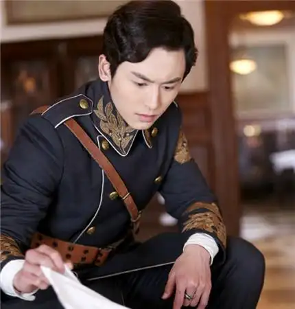 【图】张哲瀚露肌肉图欣赏 《半妖》坚守爱情获封绝版好男人