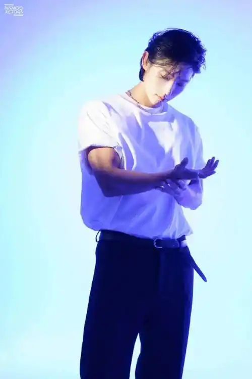 自律到7年不吃碳水,41岁的他居然长这样……_李准基_保持身材_管理