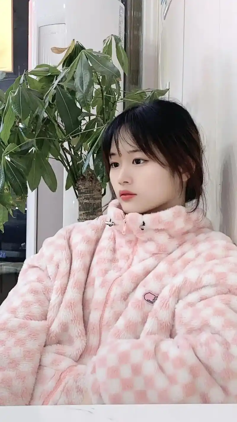 18岁的姑娘一朵花,感谢各位亲人,辛苦了我家的的大厨.愿以后 - 抖音