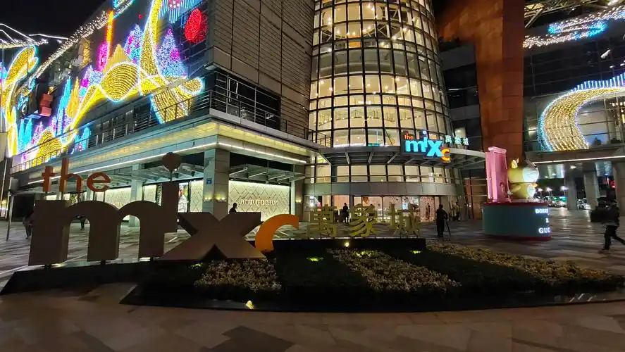 罗湖万象城,深圳规模最大的综合体,夜景灯光绝美,人气超旺盛_哔哩哔哩