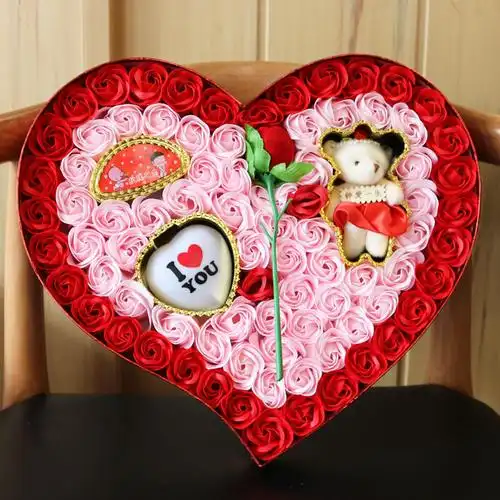 七夕情人节礼物送女生玫瑰小熊香皂花礼盒仿真花创意生日礼品批发
