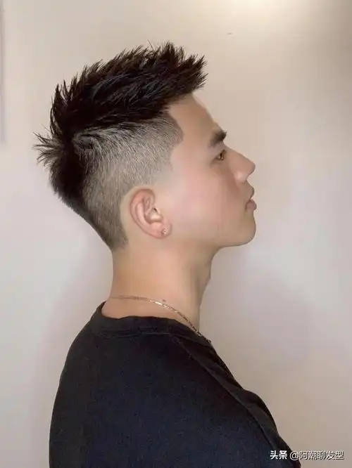 瓜子头发型男短发,瓜子头发型(试试这几款,剪完真的太帅了)