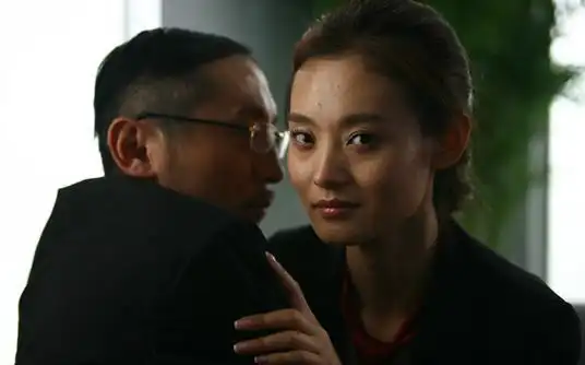 《谎言背后》剧情介绍