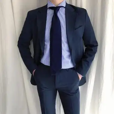 男半身西装头像