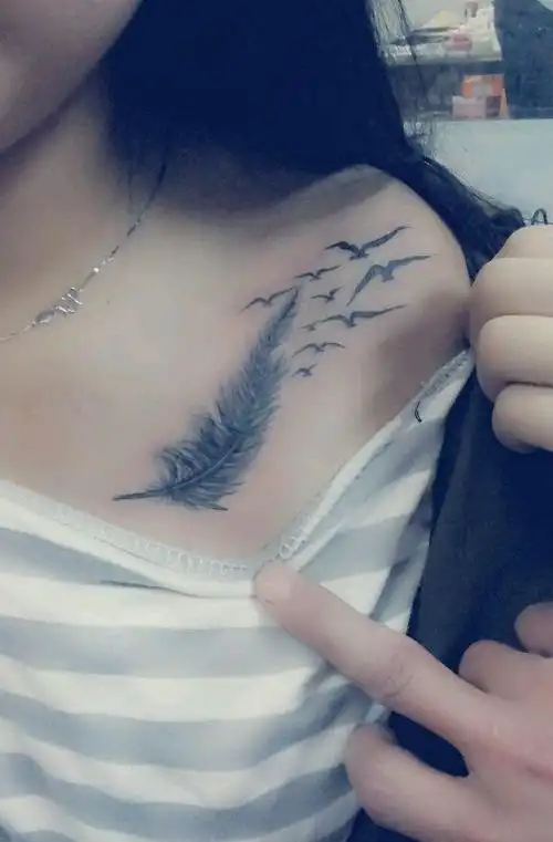 女神胸前羽化蝶纹身图案胸部纹身