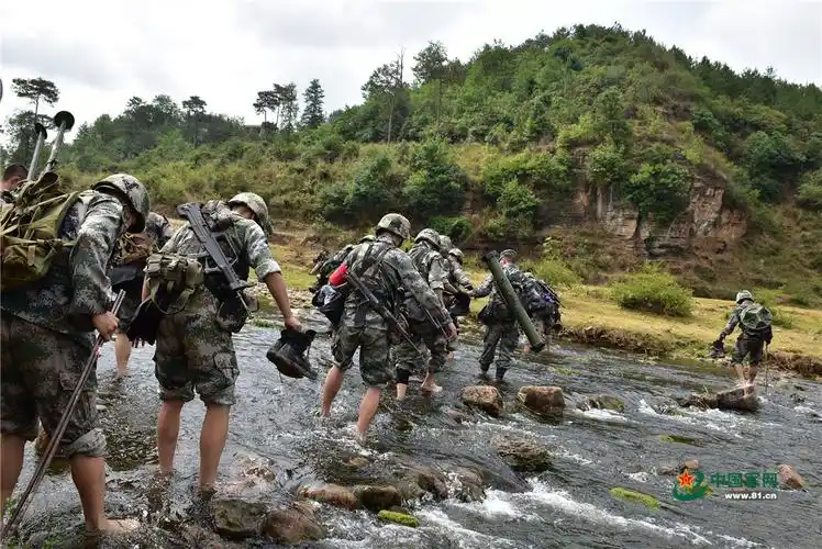 淬火2019高强度行军来临考验学员体力脑力