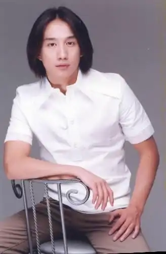 原来黄磊年轻时那么清秀啊,难怪现在扮女装都好美