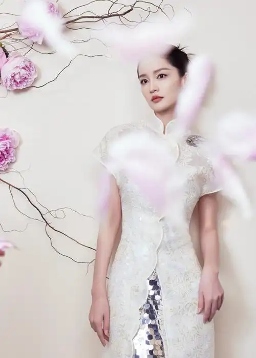 李沁旗袍吊带叠穿##李沁亮片旗袍国风