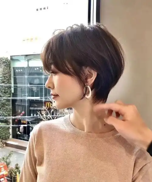 2020女士短发图片 - 蒓儿 - 图虫