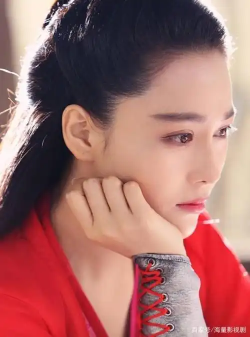 盘点张馨予的古装造型,一袭红装美艳十足