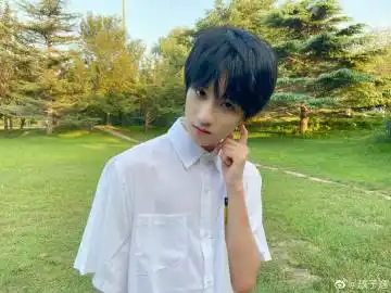 查看更多 a 微关系 她的关注(686) 柚柚柚柚柚柚柚__ 天猫发言人 千源