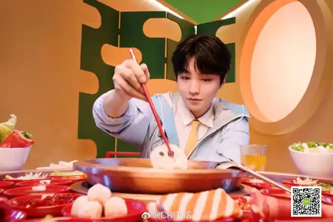 洞洞洞王俊凯来了##王俊凯crocs全球品牌代言人