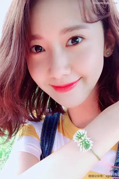 韩国最美的纯情女神林允儿甜美可爱到足以融冰化雪