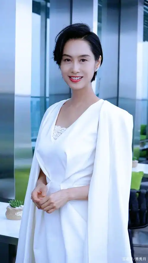 中国香港女明星:朱茵