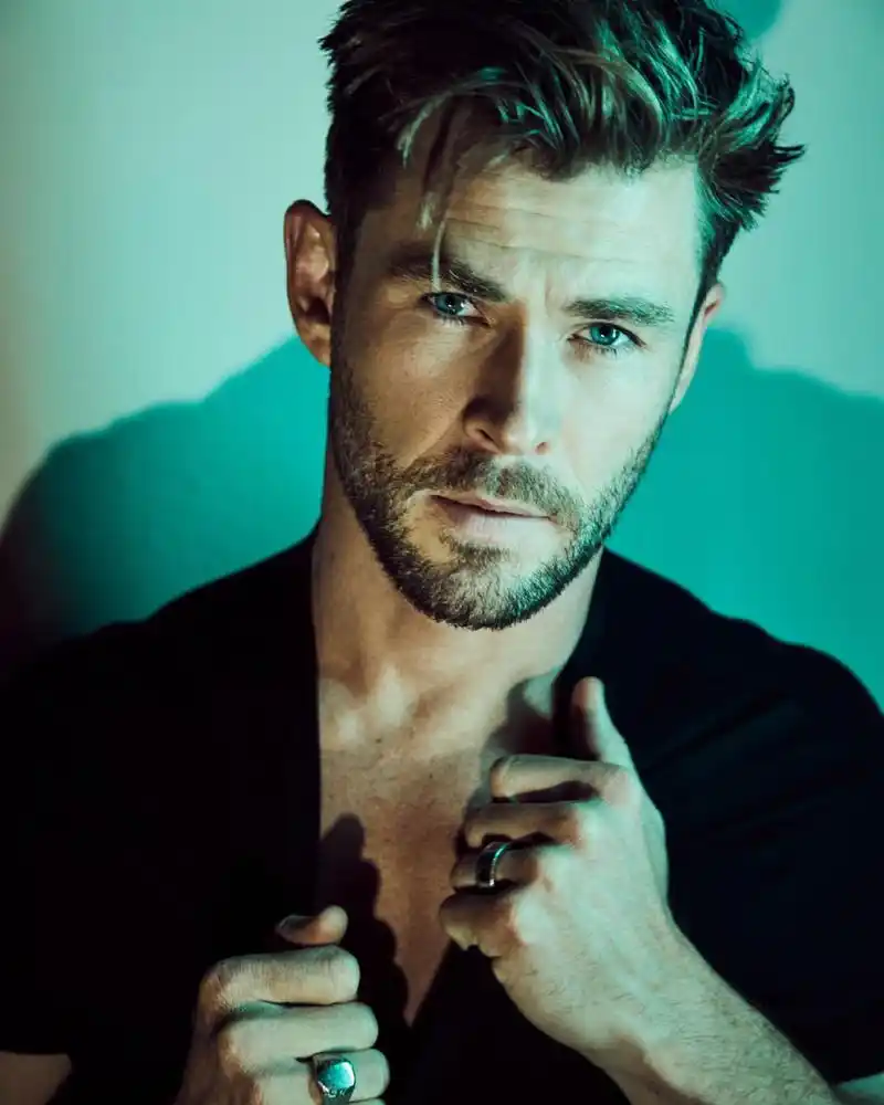 37岁"锤哥"新写真曝光!络腮胡 美式大背头发型,帅到掉渣哇