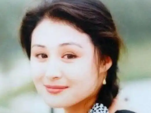 中间有媒体察觉到于月仙在2000年演的《西游记后传》中陈五真样子很