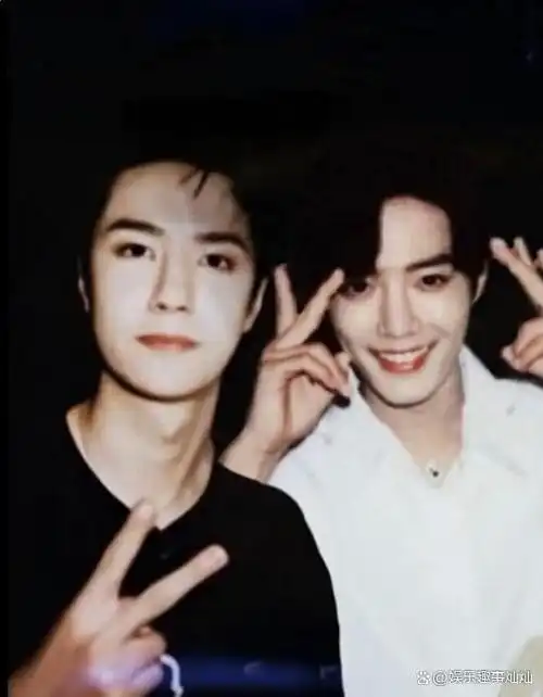 表面风光无限,实则步步惊心,王一博肖战的苦楚,早就被黄渤看穿