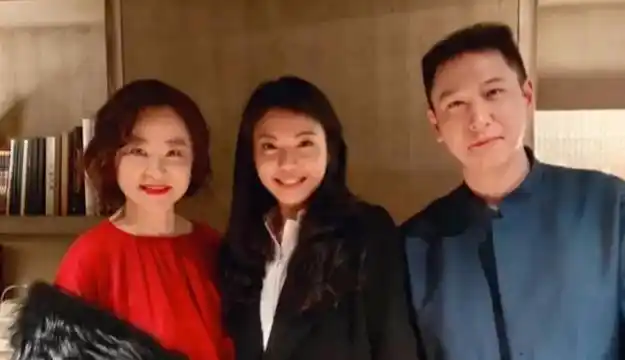 汤臣二少东传婚讯是真是假汤珈铖结婚了吗老婆是谁个人资料照片