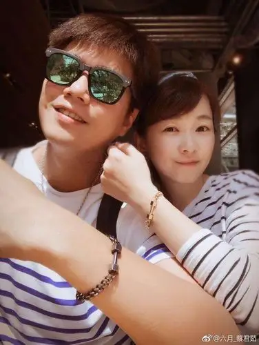 金钟奖视后童年悲惨其母堪比张韶涵母嫁小7岁老公终获幸福