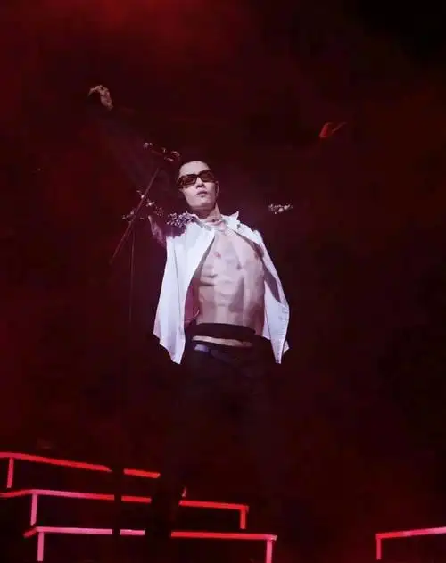 近日,蔡徐坤的一系列绯闻曝光引起了广泛关注.