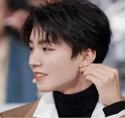 余华|霍金|史铁生|马思纯|王俊凯|历史书_网易订阅