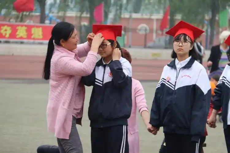 【安阳县实验中学】我校高二年级举行成人礼活动