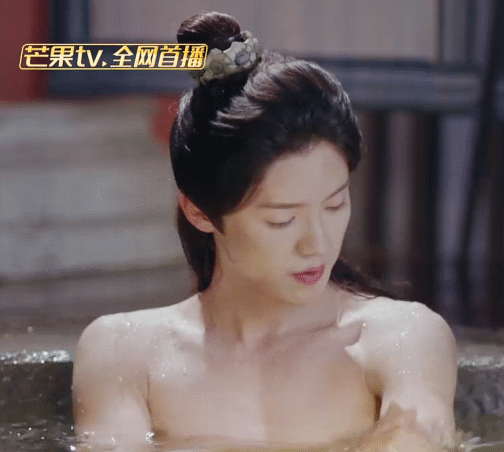 这是鹿晗在《择天记》里扮演陈长生的在洗澡的画面.