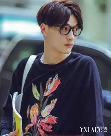 男士中分背头发型新款推荐时尚复古彰显专属个性