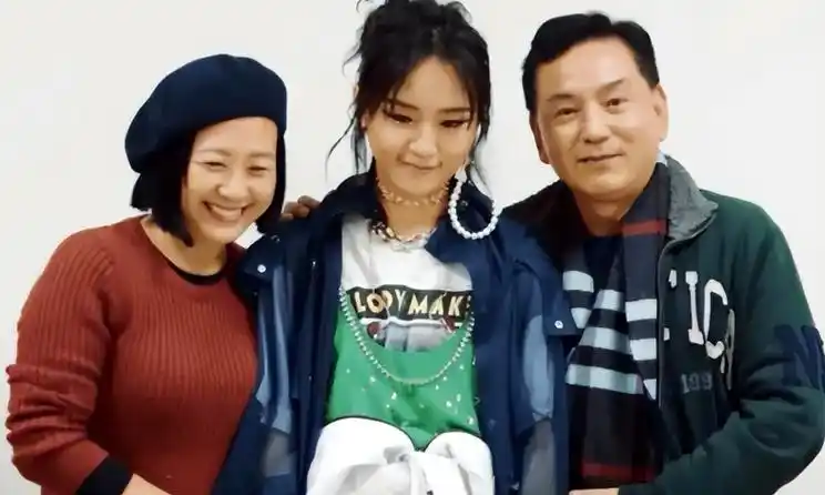 回顾歌手周笔畅:三段感情都失败,38岁仍未婚,父母疯狂催婚