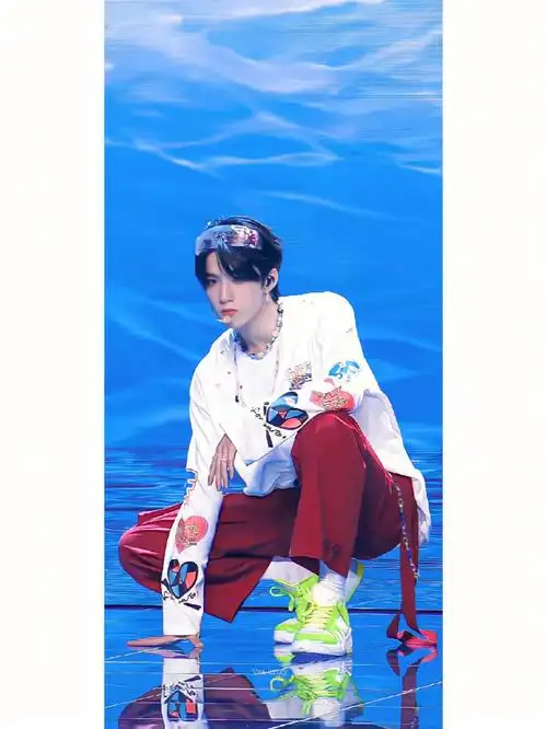 刘耀文壁纸来喽