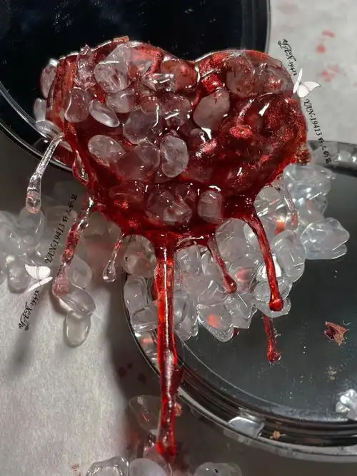 野人世纪之爱我的心是一面滴血的镜子