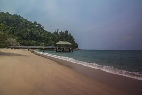 洁静的沙滩,迷人的小岛 -- 邦咯岛