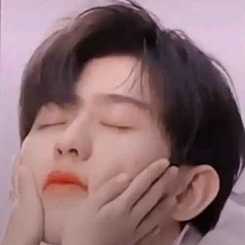 蔡徐坤/可爱头像 蔡小葵 礼貌拿图.