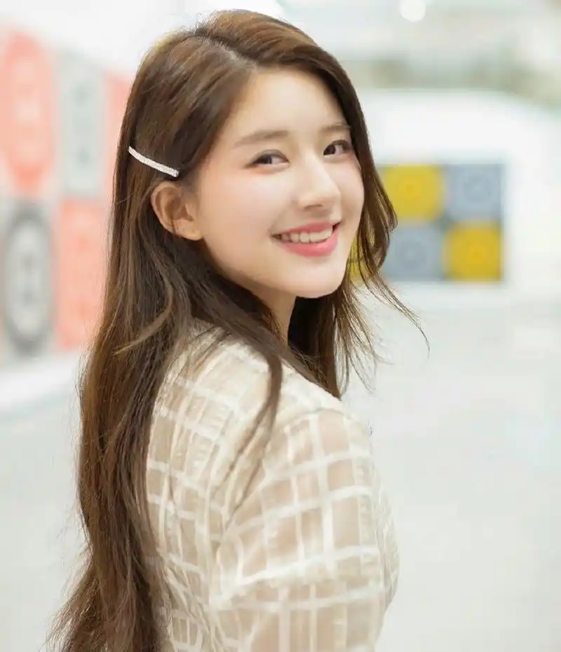 赵露思# 甜美可爱的笑容,俏皮灵动,清纯妩媚的小学妹,楚楚动人,让人