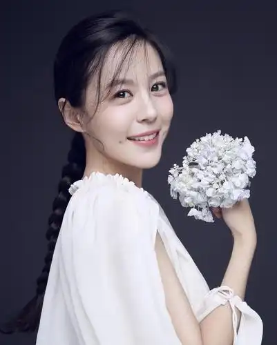 她曾是《爱情公寓》中受欢迎的女主角,因整容风波后竟变成这样