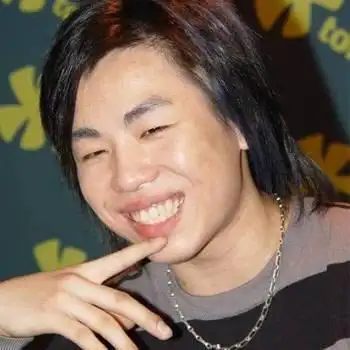 说好绝不整容的胡彦斌还是偷偷的为郑爽做了改变