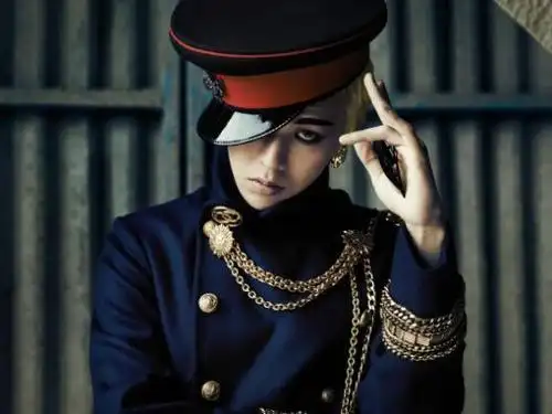 [g-dragon出演刘仁娜的直播节目显.