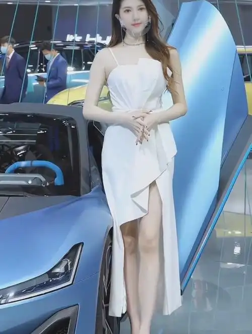 香车配美女,最美车模小姐姐