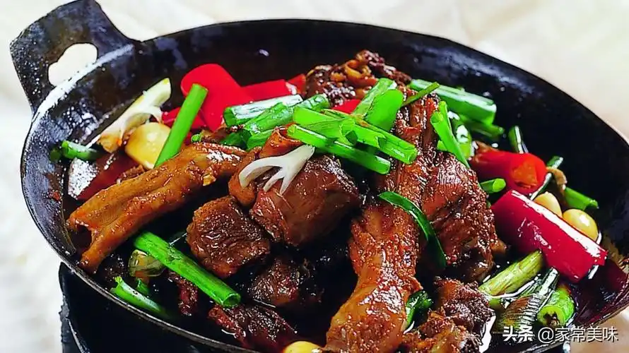 中国八大菜系之湘菜,看看湖南人最爱吃的10道美食,道道香辣爽口