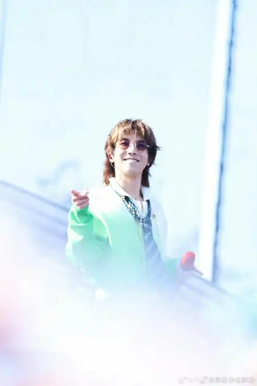 华晨宇超话  我们可爱的臭屁小孩  @华晨宇yu  #华晨宇#hcy#2024