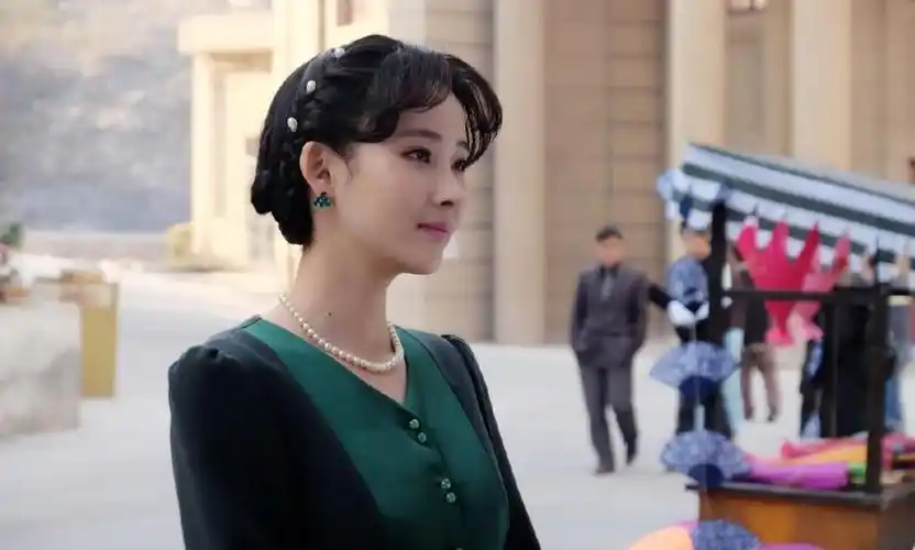 胡丹丹猎豺狼剧照