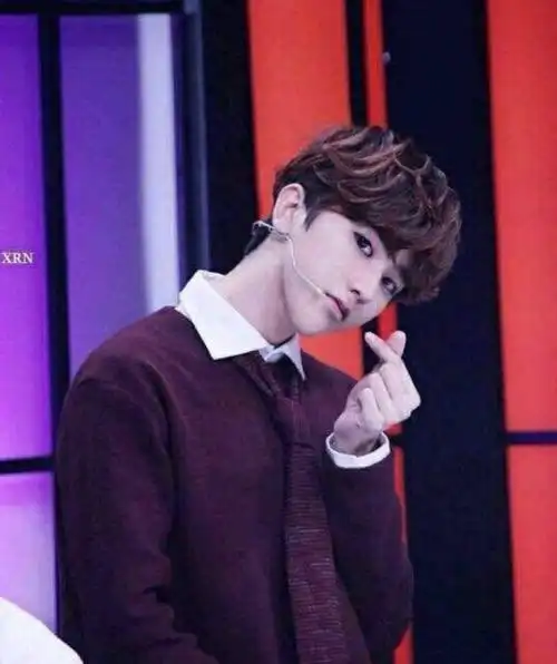 超可爱好期待手势与新歌的联系@蔡徐坤