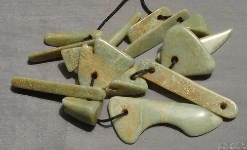 夏家店文化玉佩一组