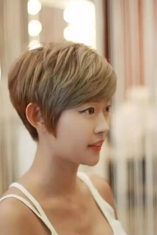 发型设计我不会告诉你前脚说他死板,后脚又夸他气质这件事,这个长度