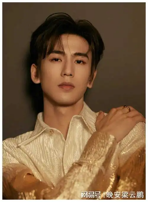 张一山病危赵丽颖无缝进组杨紫被剧组背刺张凌赫强捧不火