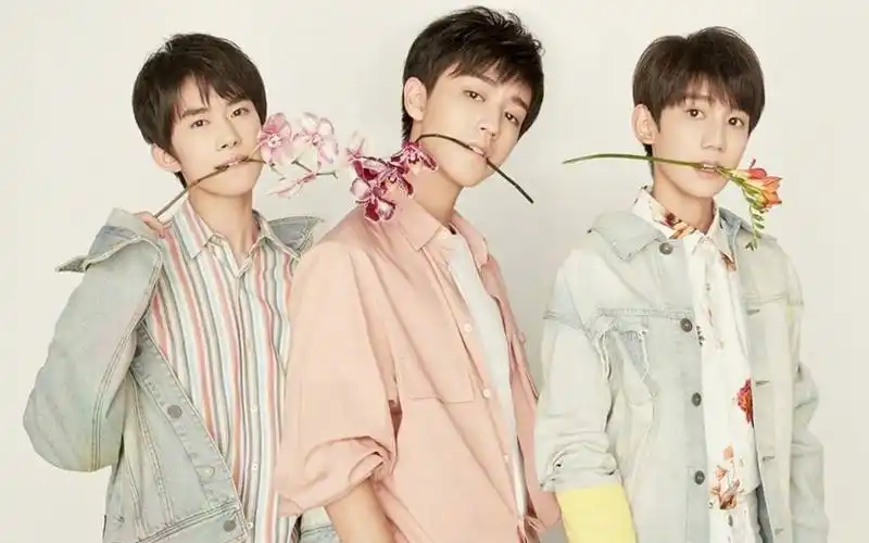 tfboys合体,三个男孩三条路,谁会成为其中佼佼者?