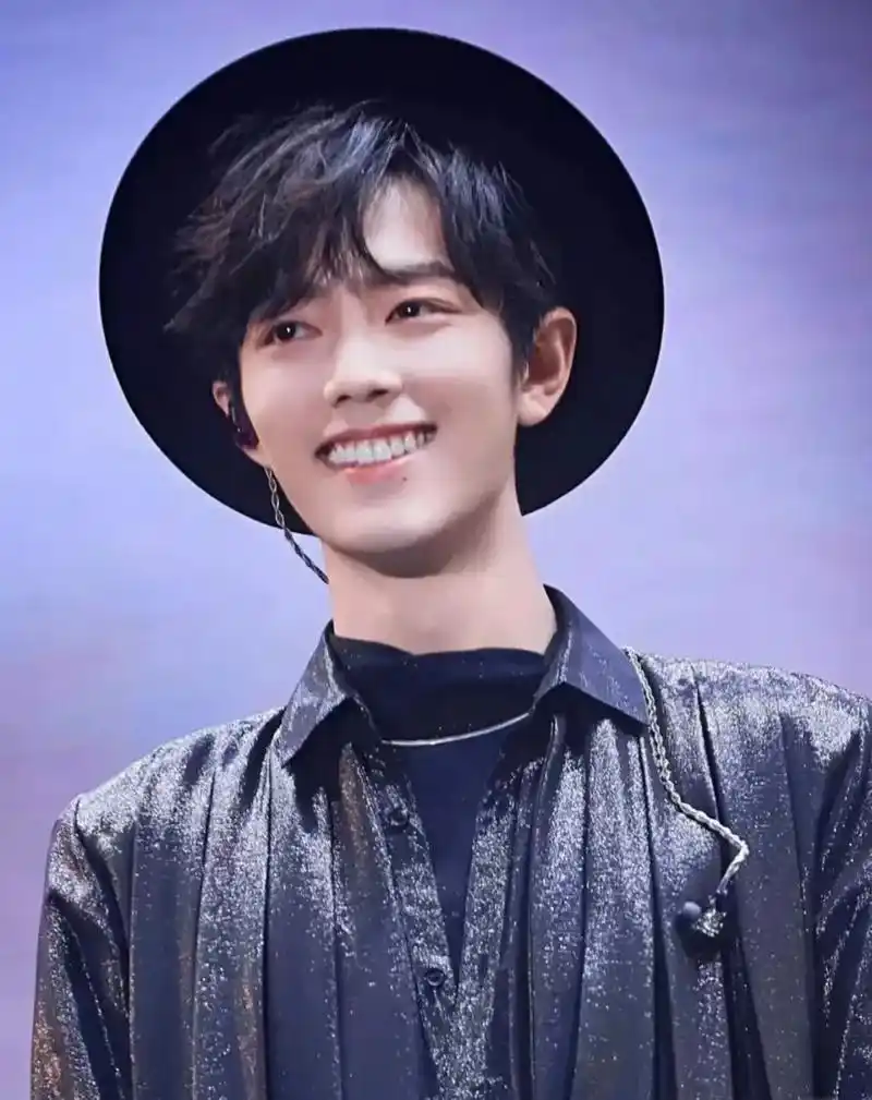 肖战#治愈系笑容 #一笑 - 抖音