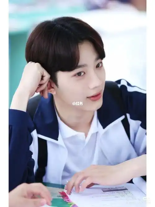 赖冠霖壁纸之梁又年篇